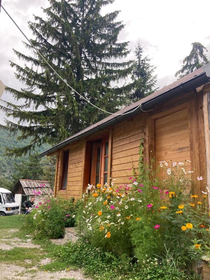 Hotel Bujtina Arturi Valbone Exteriér fotografie