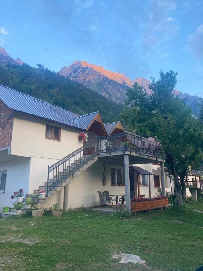 Hotel Bujtina Arturi Valbone Exteriér fotografie