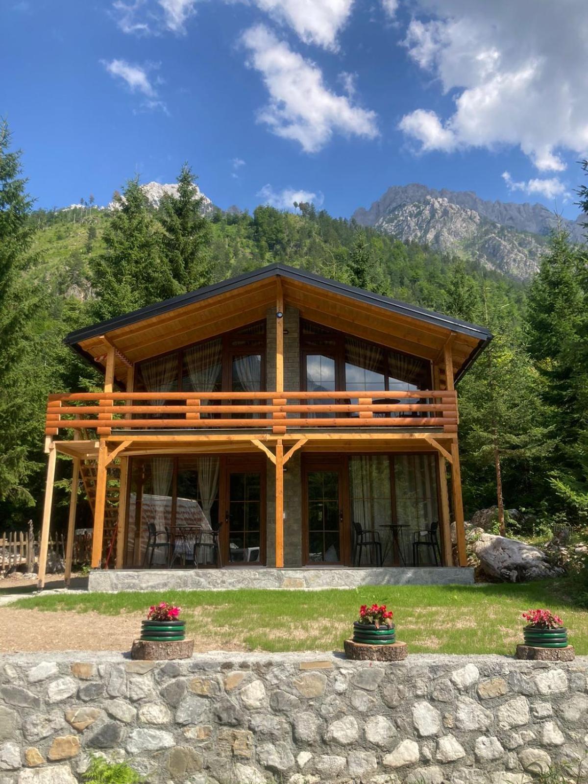 Hotel Bujtina Arturi Valbone Exteriér fotografie